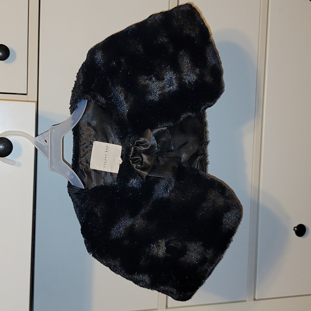 Girls faux fur shawl